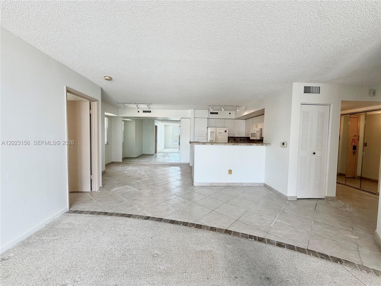 19877 Country Club Dr 3408 photo 12