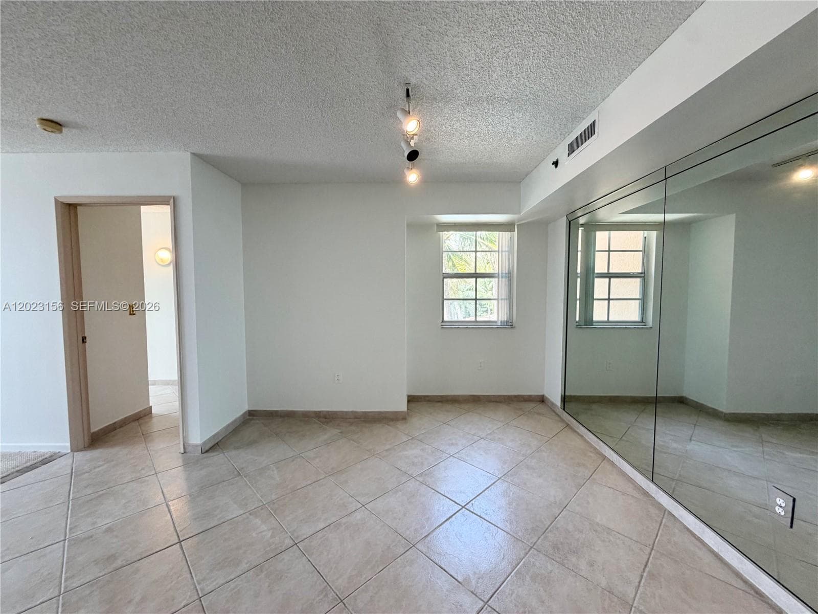 19877 Country Club Dr 3408 photo 10