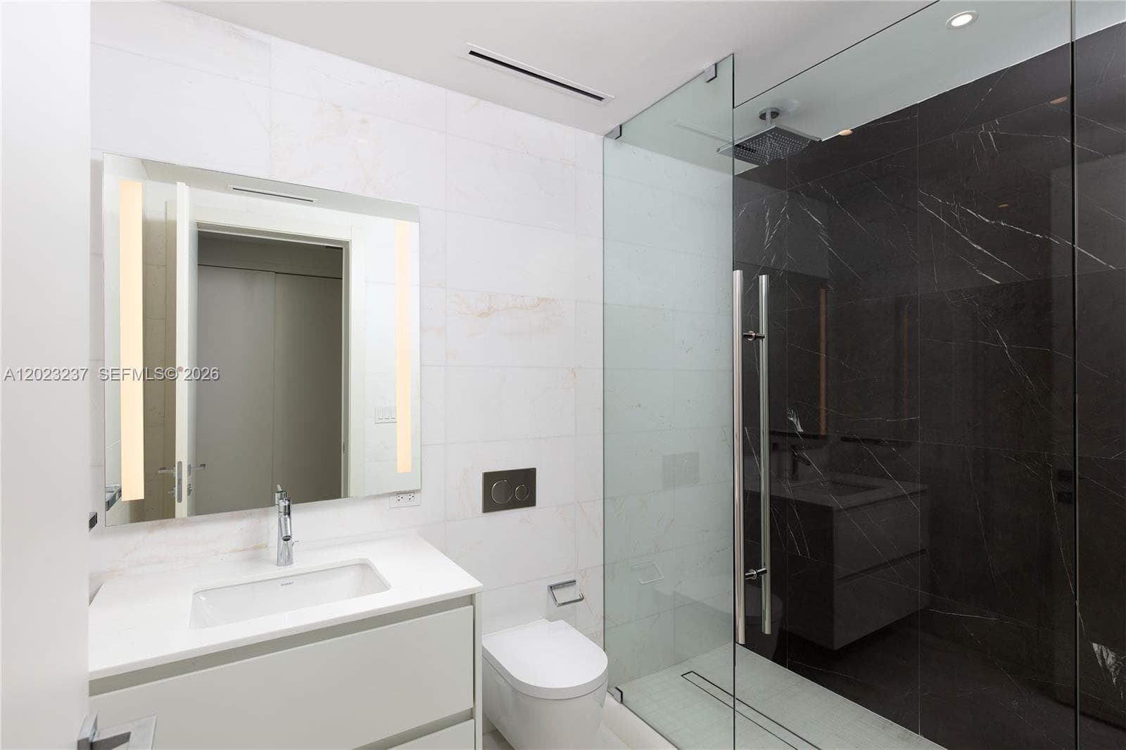 300 S Biscayne Blvd Way 2107 photo 13