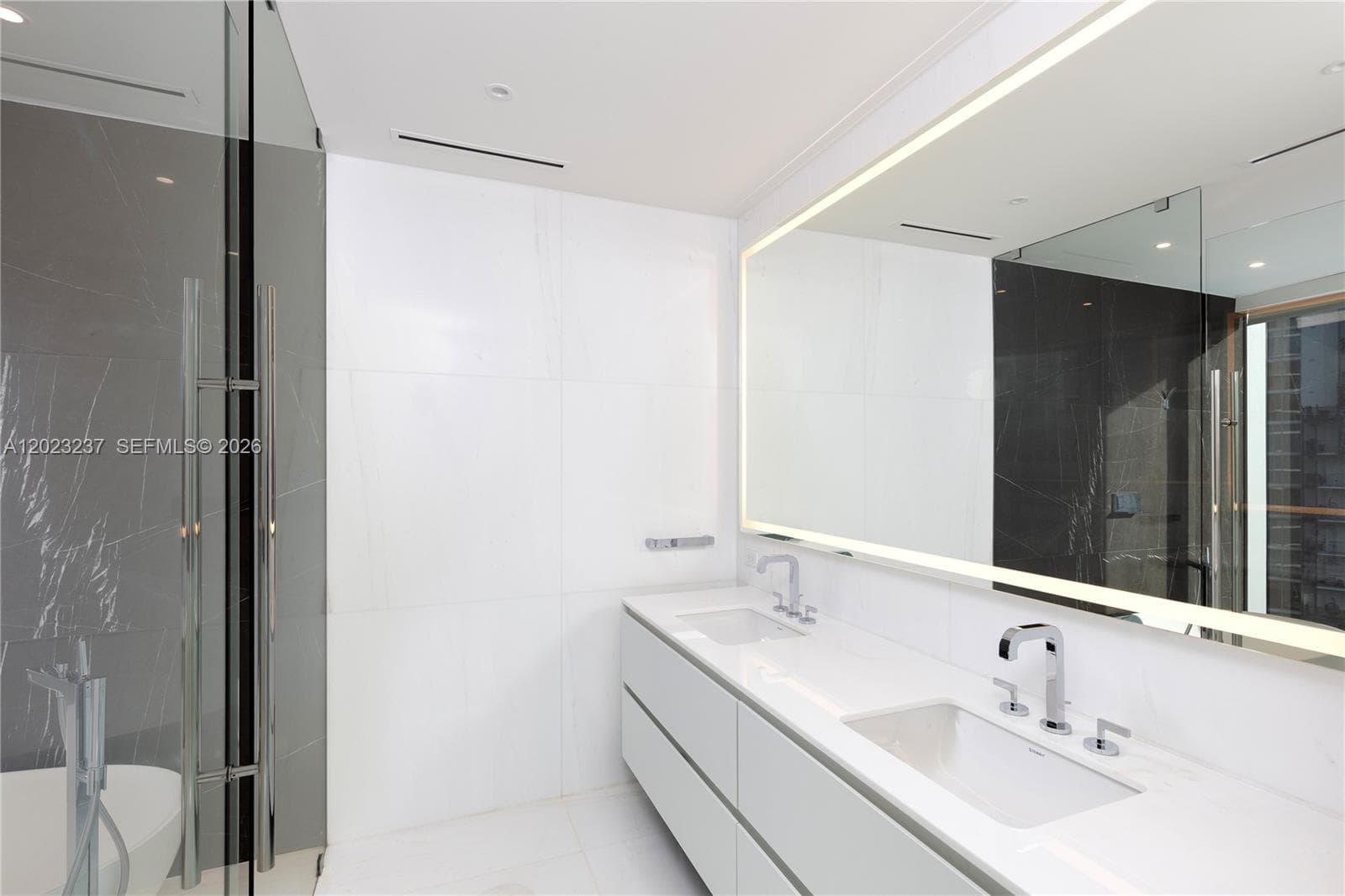 300 S Biscayne Blvd Way 2107 photo 9