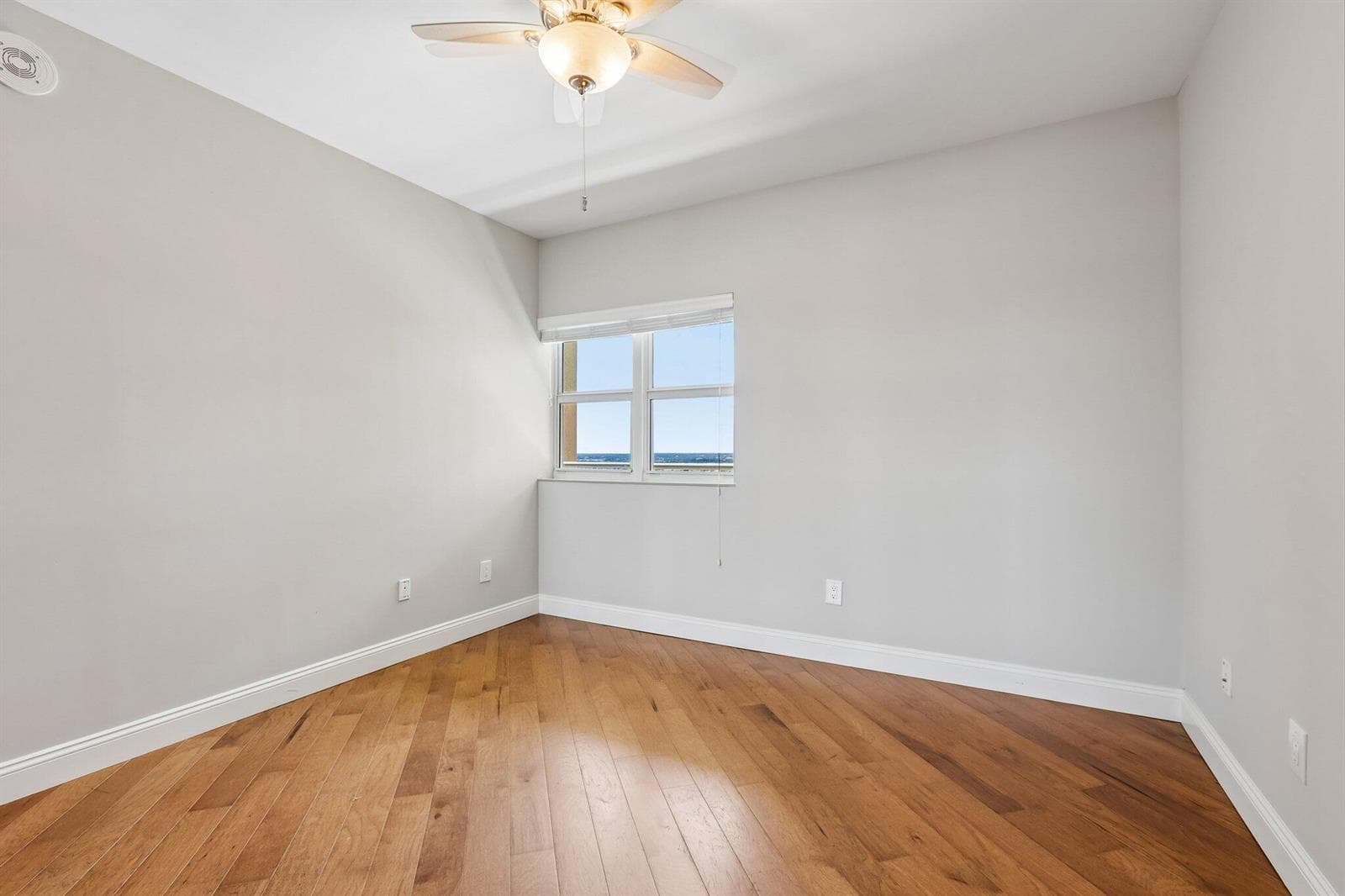 2640 Lake Shore Drive 2508 photo 23