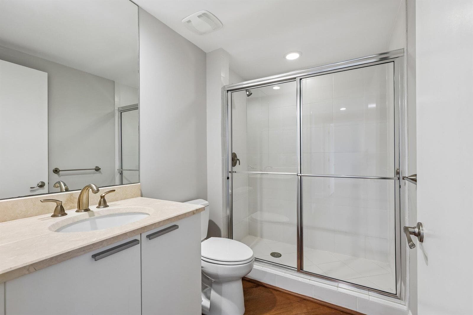 2640 Lake Shore Drive 2508 photo 22