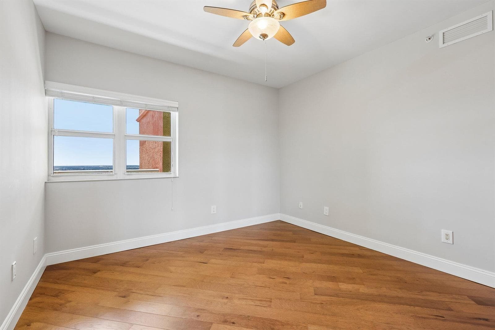 2640 Lake Shore Drive 2508 photo 24