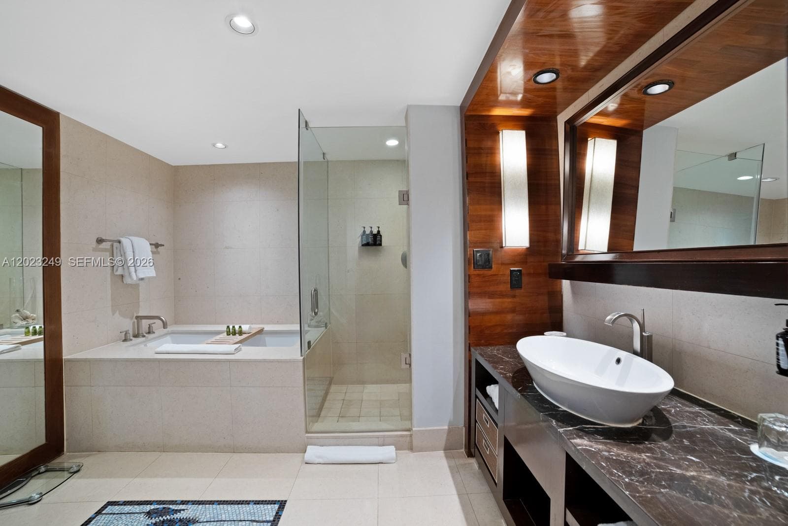 6801 Collins Ave 705 (Door 722) photo 14