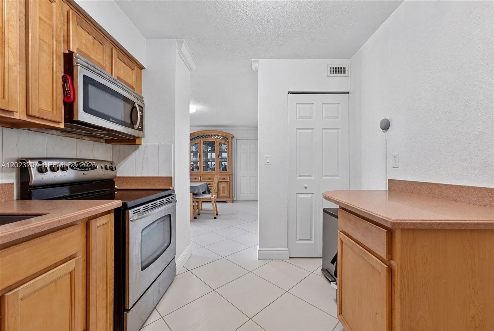 6770 Indian Creek Dr 5D photo 5