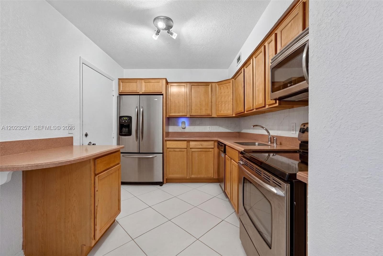 6770 Indian Creek Dr 5D photo 4
