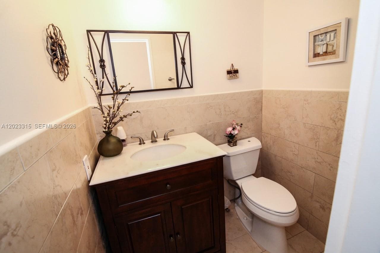 5151 Collins Ave 827 photo 13