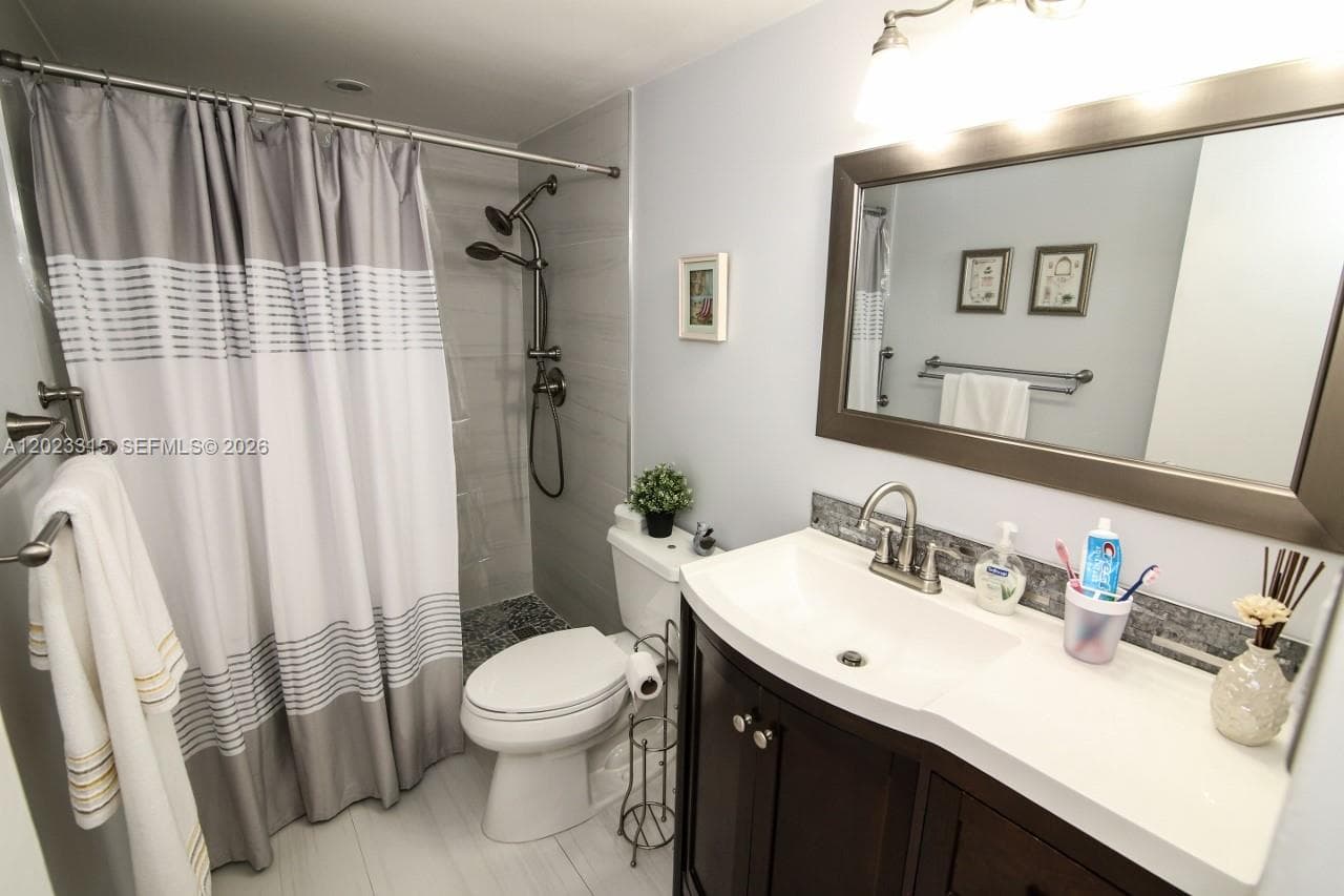 5151 Collins Ave 827 photo 12