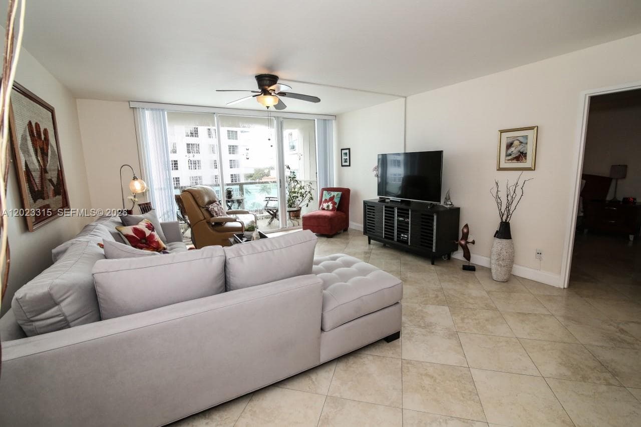 5151 Collins Ave 827 photo 7