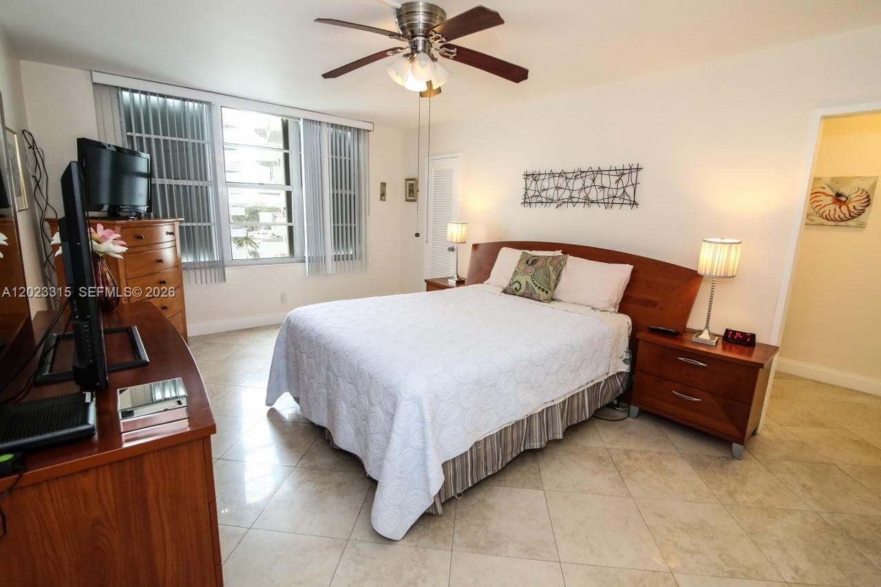 5151 Collins Ave 827 photo 10