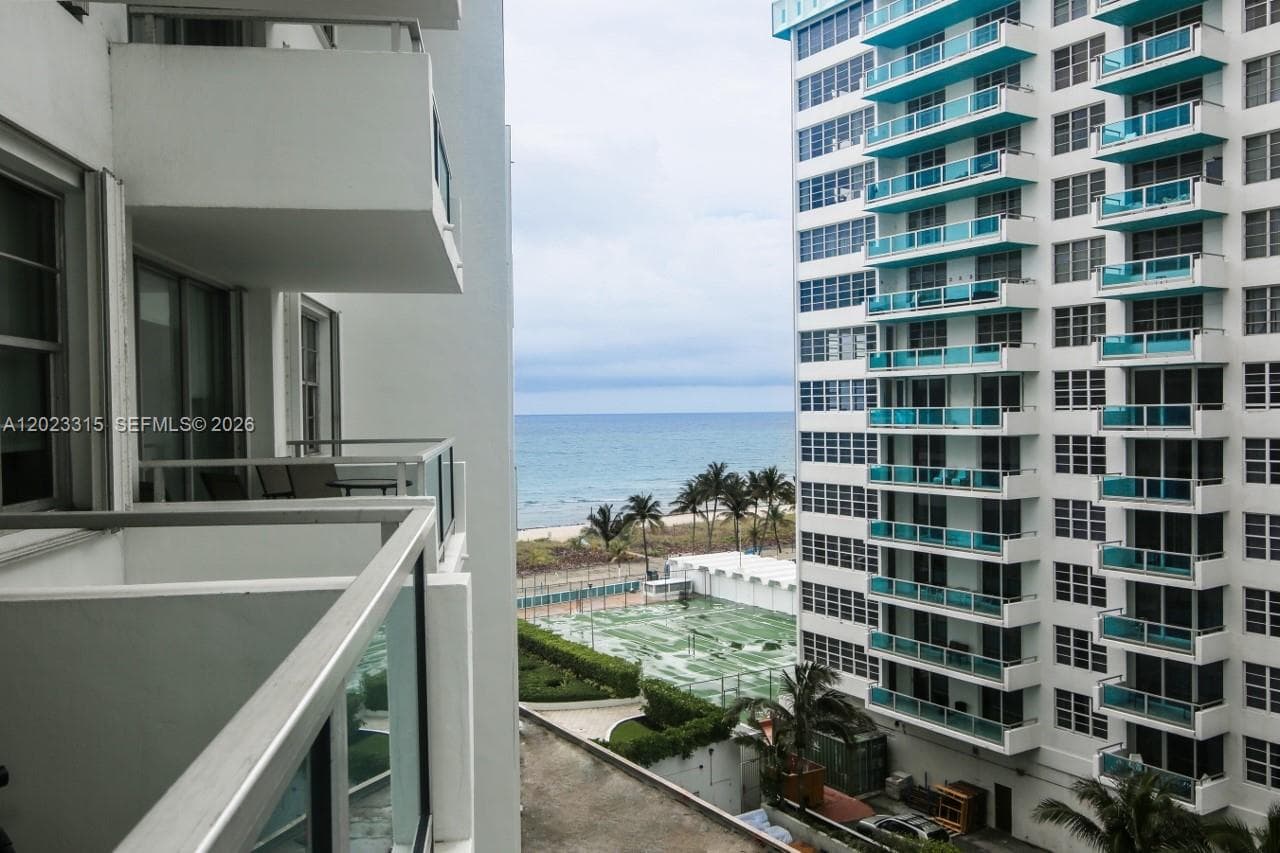 5151 Collins Ave 827 photo 14