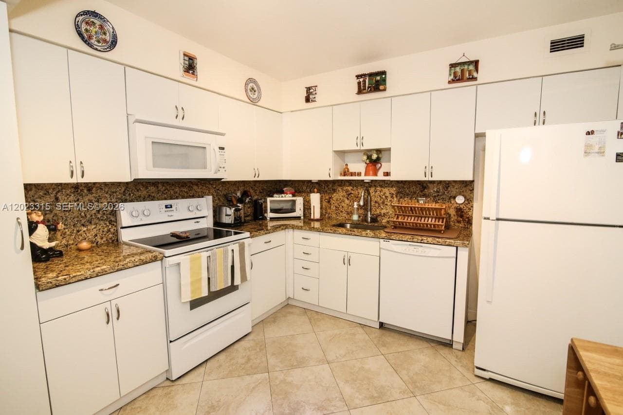 5151 Collins Ave 827 photo 8
