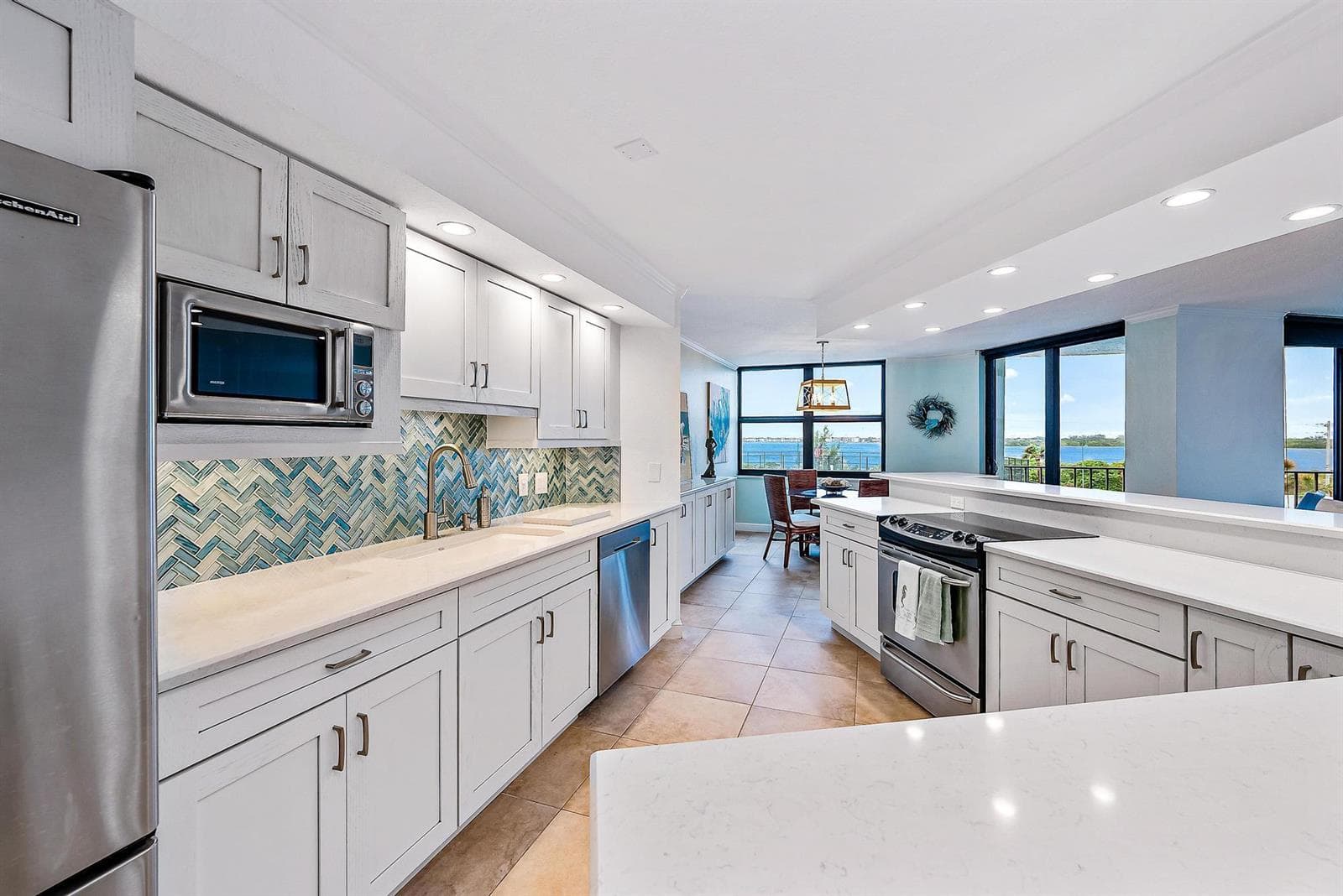 5420 N Ocean Drive 305 photo 4