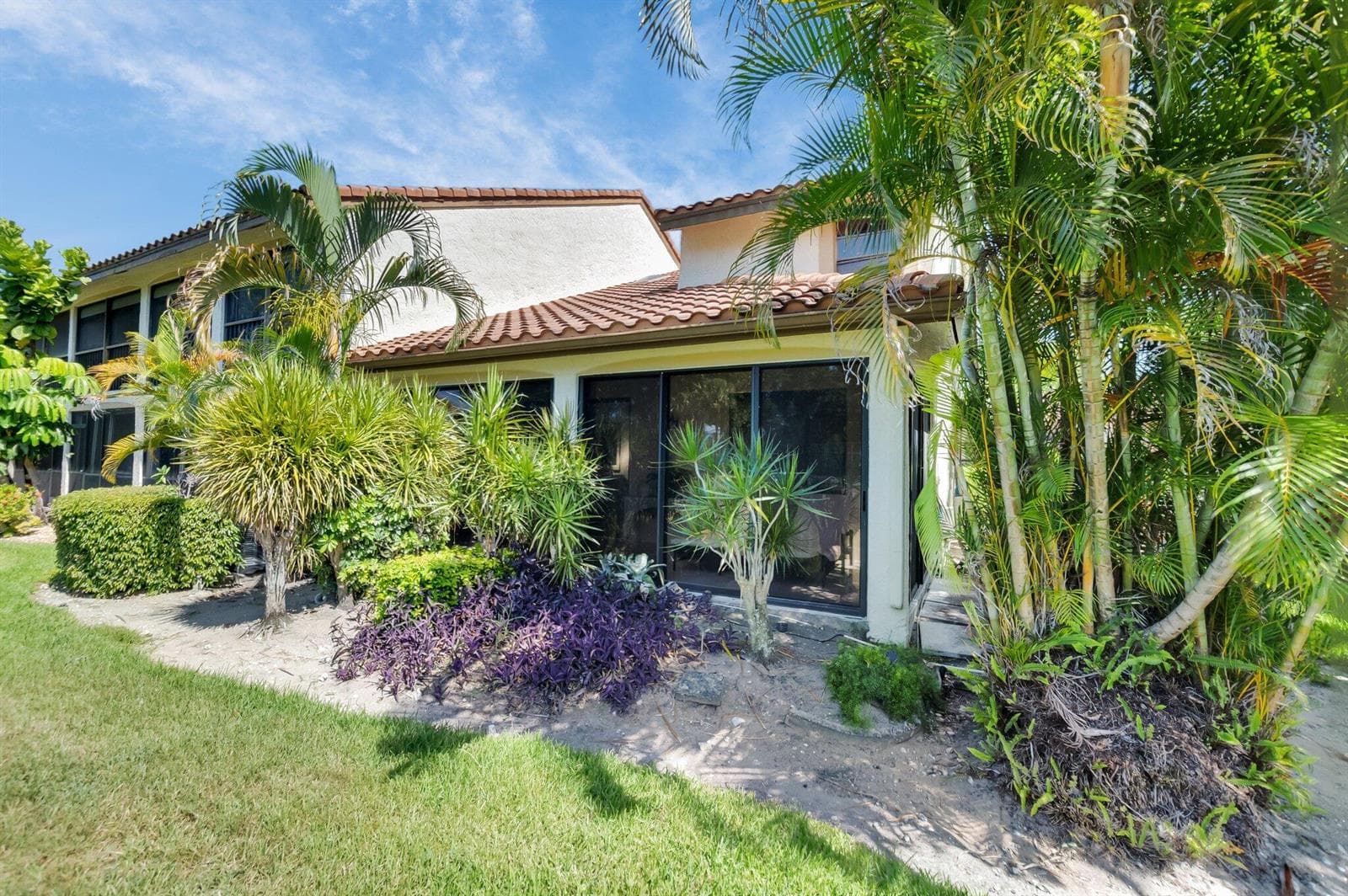 7940 La Mirada Drive photo 5