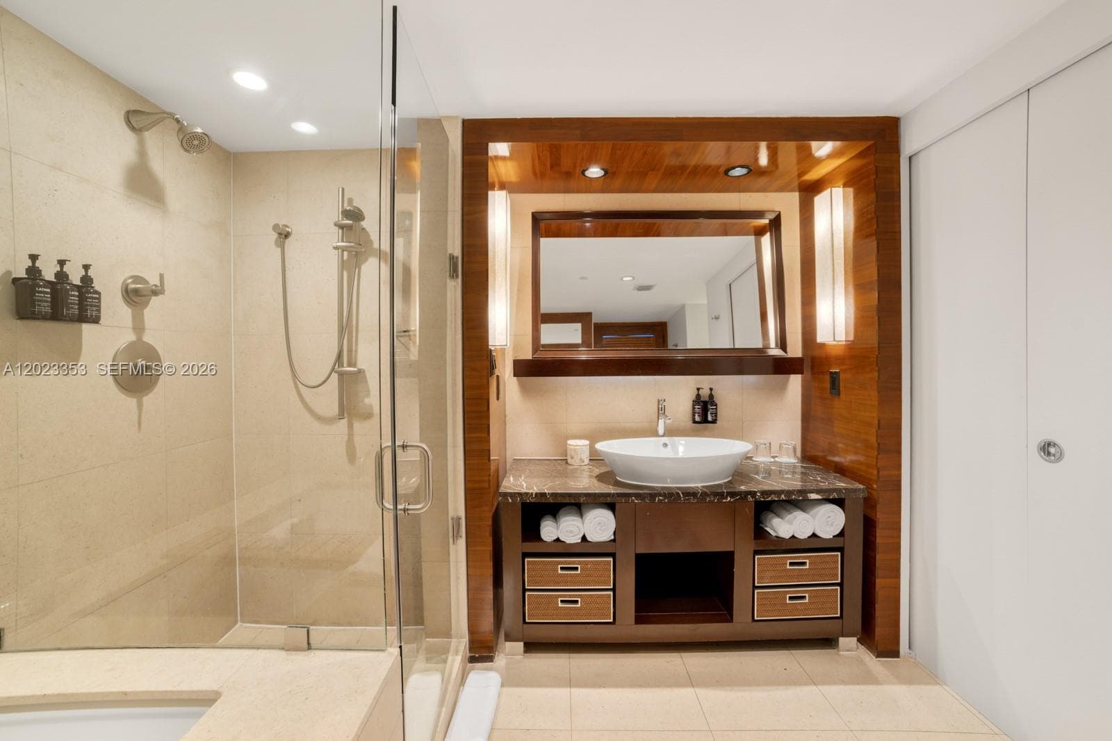 6801 Collins Ave 714 (Door 704) photo 11