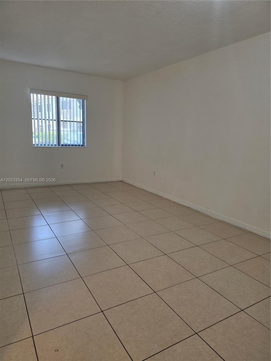22901 SW 88th Pl 102 photo 5