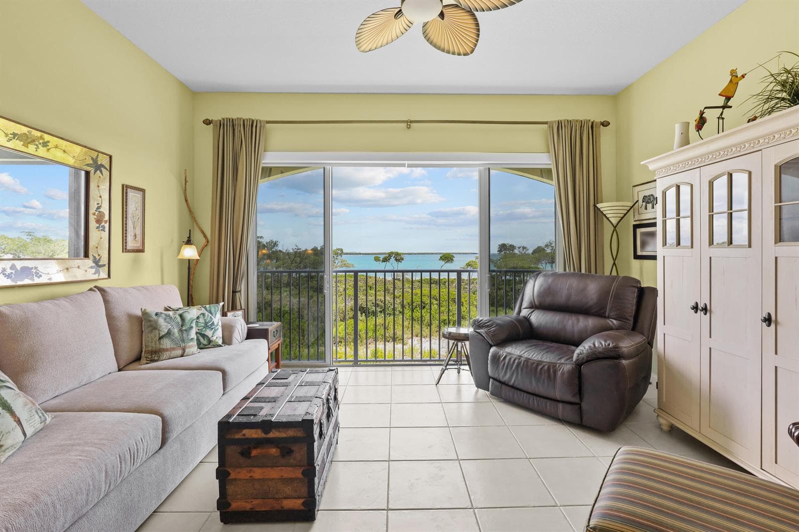 25 Harbour Isle Dr W 205 photo 11