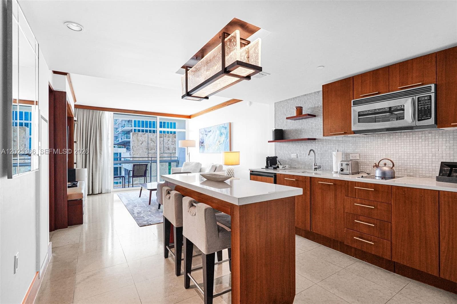 6801 Collins Ave 611 (Door 610) photo 3