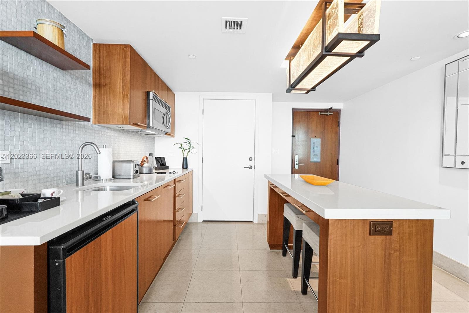 6801 Collins Ave 611 (Door 610) photo 15