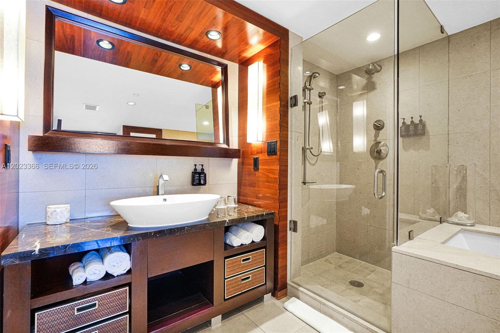 6801 Collins Ave 611 (Door 610) photo 21