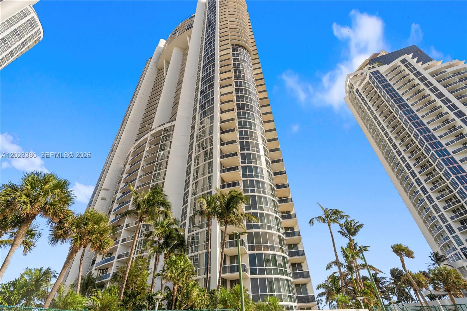 18101 Collins Ave 1502 photo 2