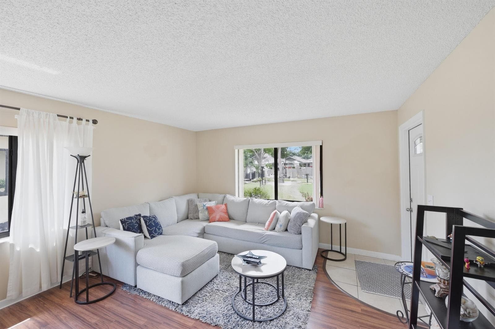 10222 Pine Drive photo 1