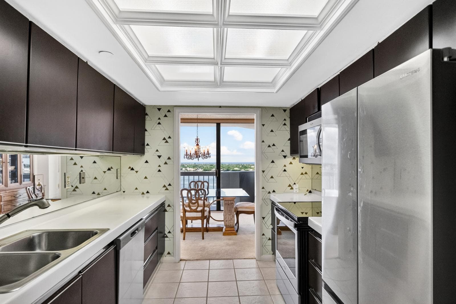 115 Lakeshore Drive 1549 photo 13