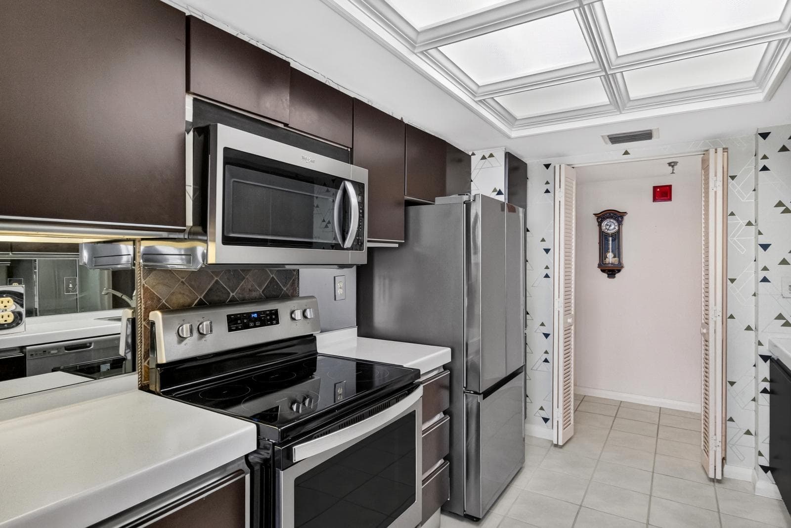 115 Lakeshore Drive 1549 photo 12