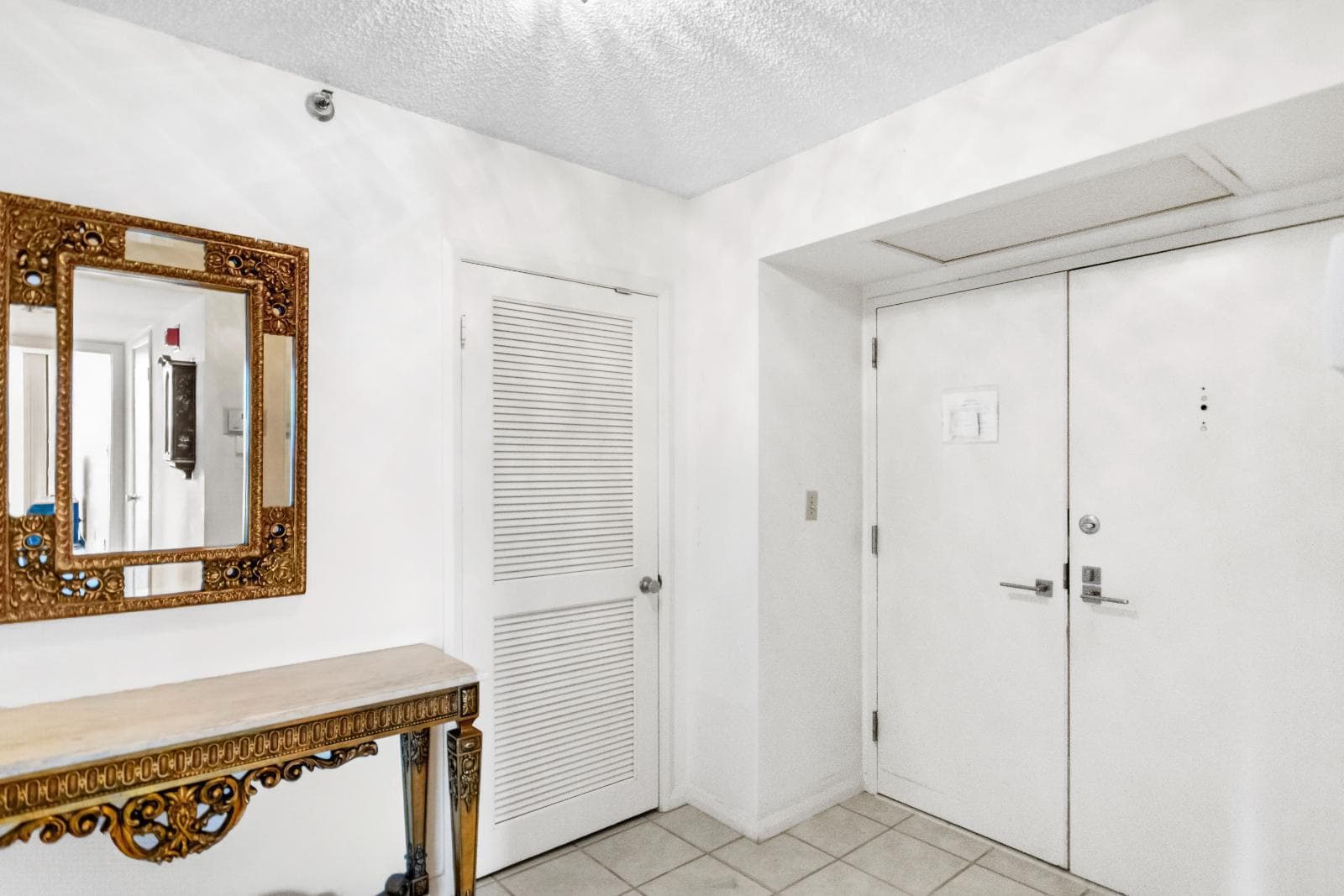 115 Lakeshore Drive 1549 photo 5