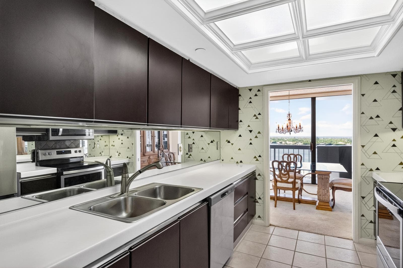 115 Lakeshore Drive 1549 photo 9