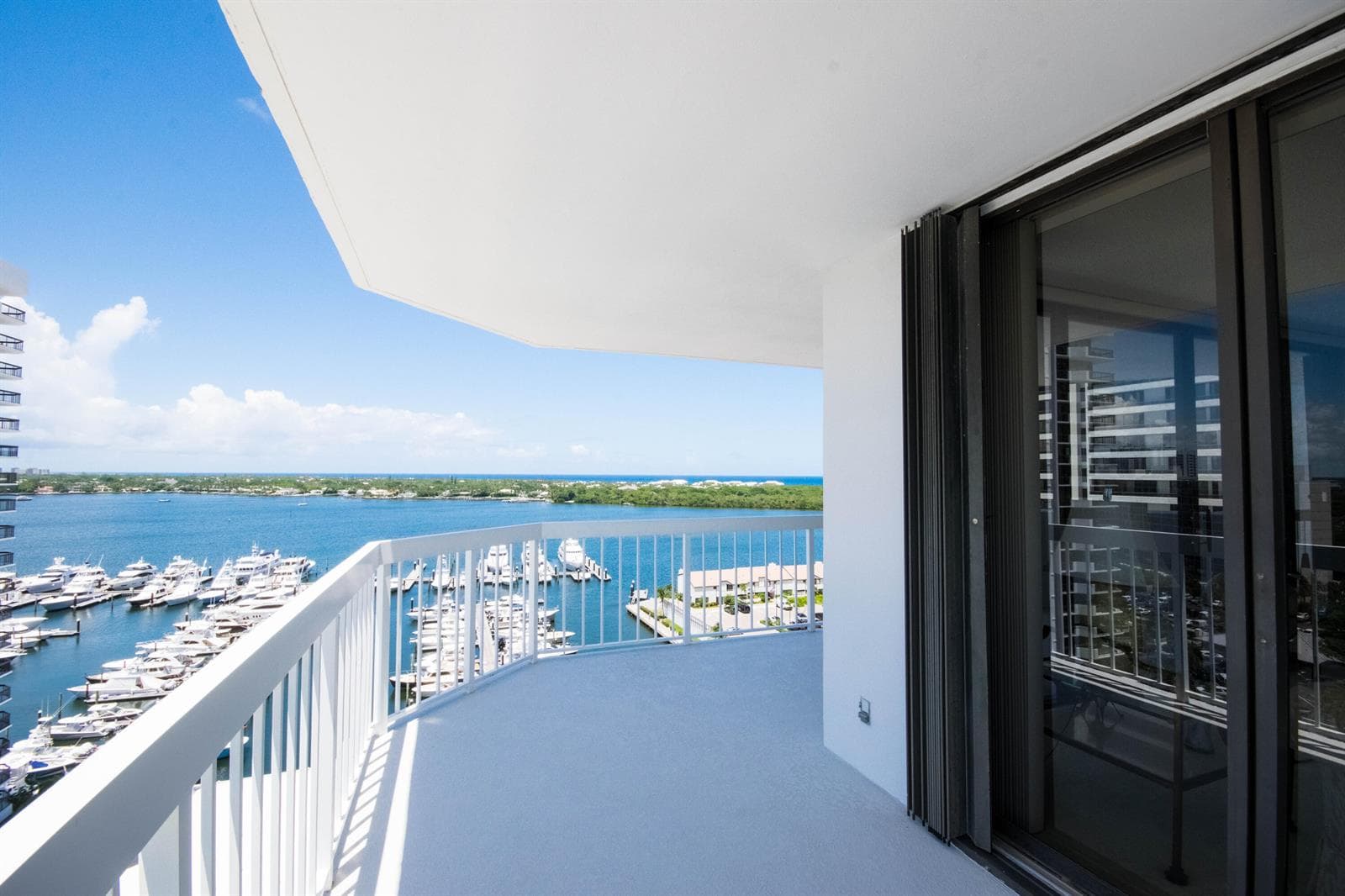 115 Lakeshore Drive 1549 photo 14