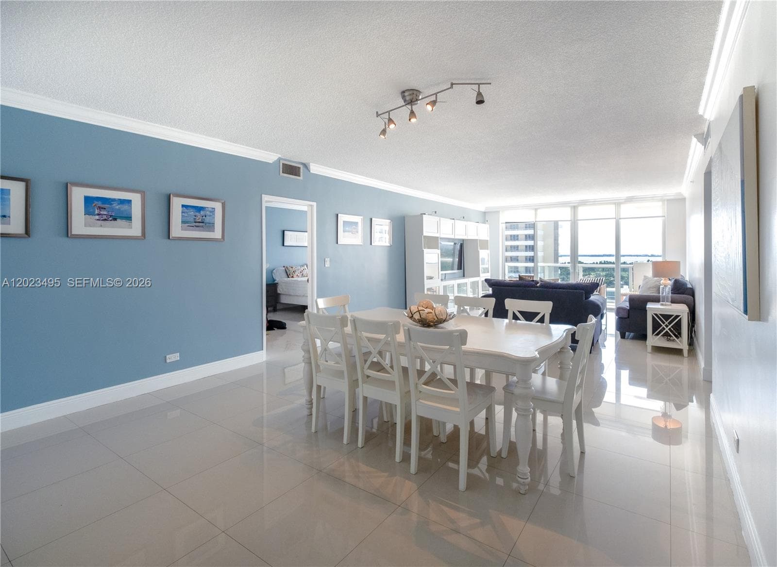 5601 Collins Ave 1420 photo 2