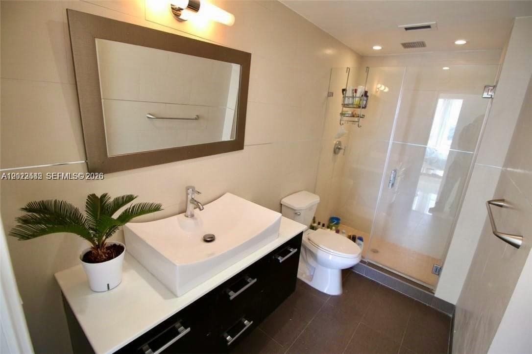 900 Bay Dr 1027 photo 16