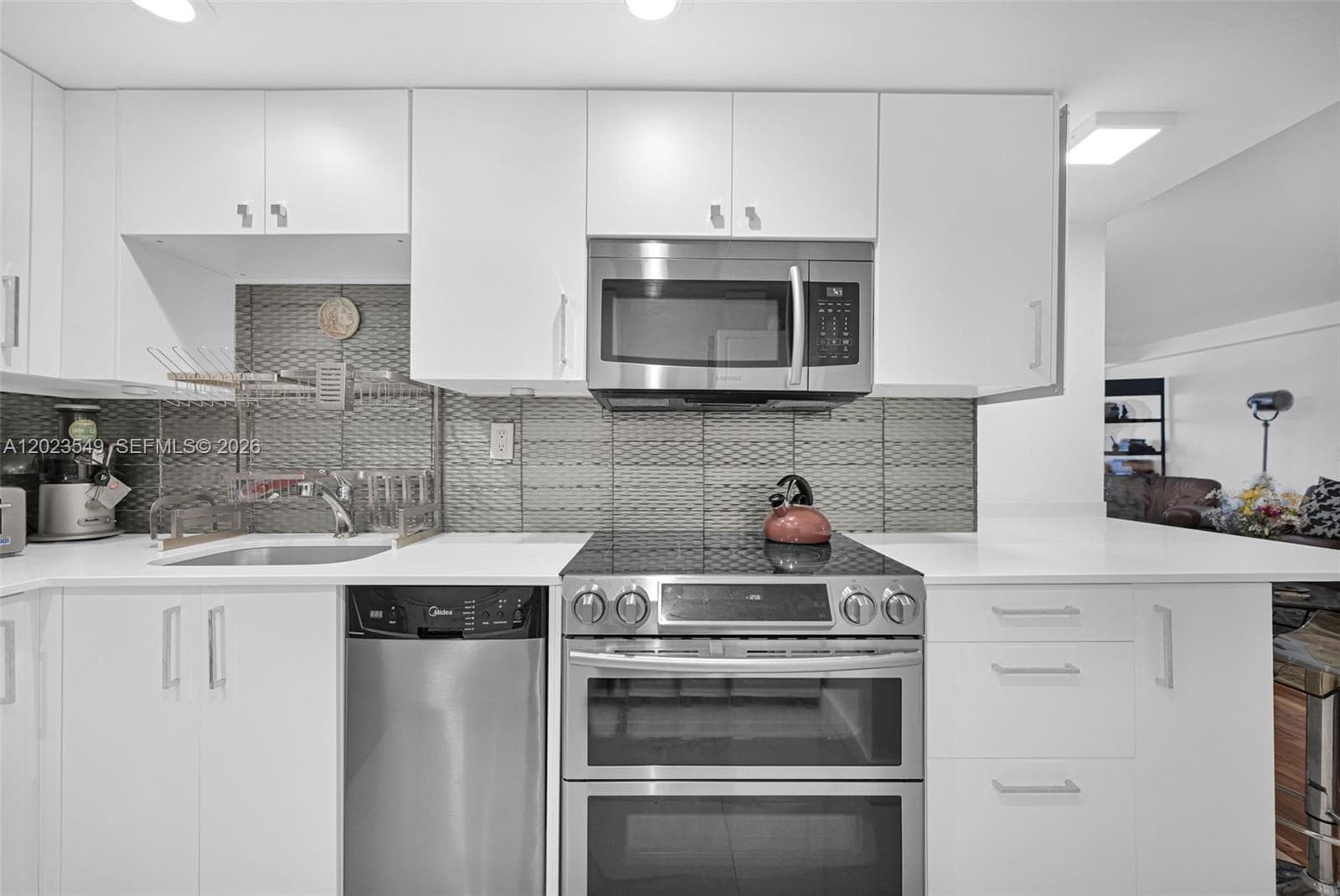 2401 Collins Ave 504 photo 13
