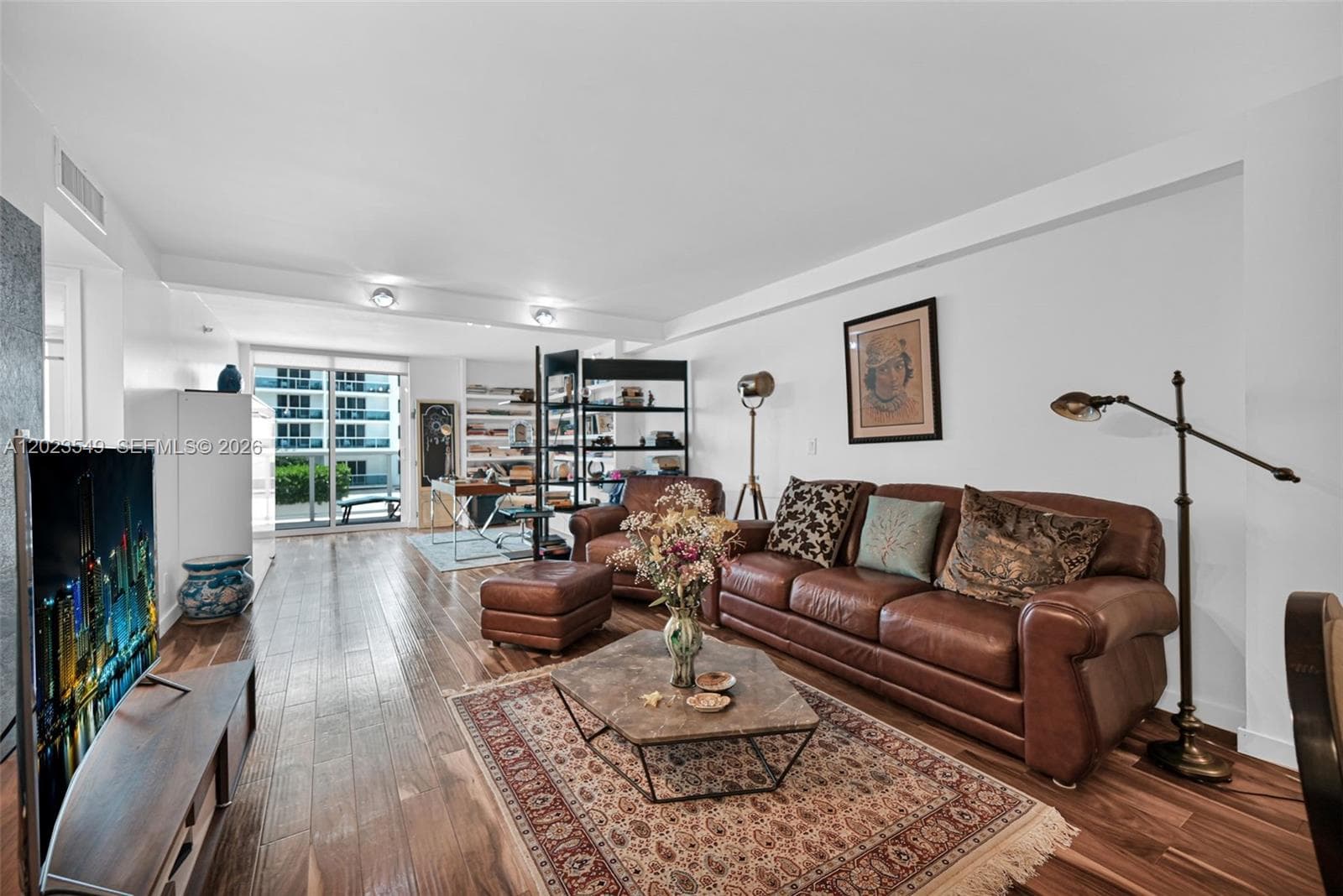 2401 Collins Ave 504 photo 5
