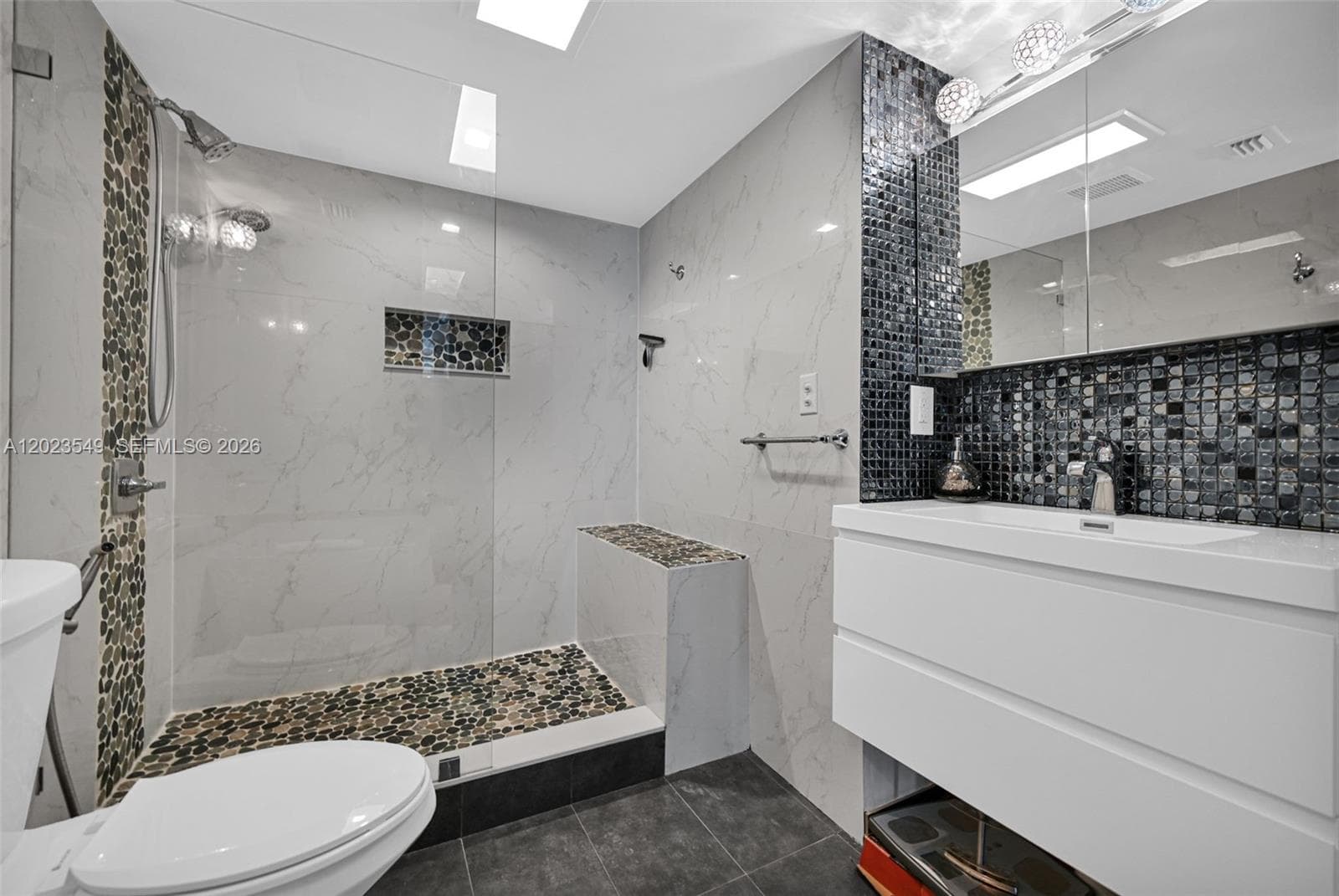 2401 Collins Ave 504 photo 19