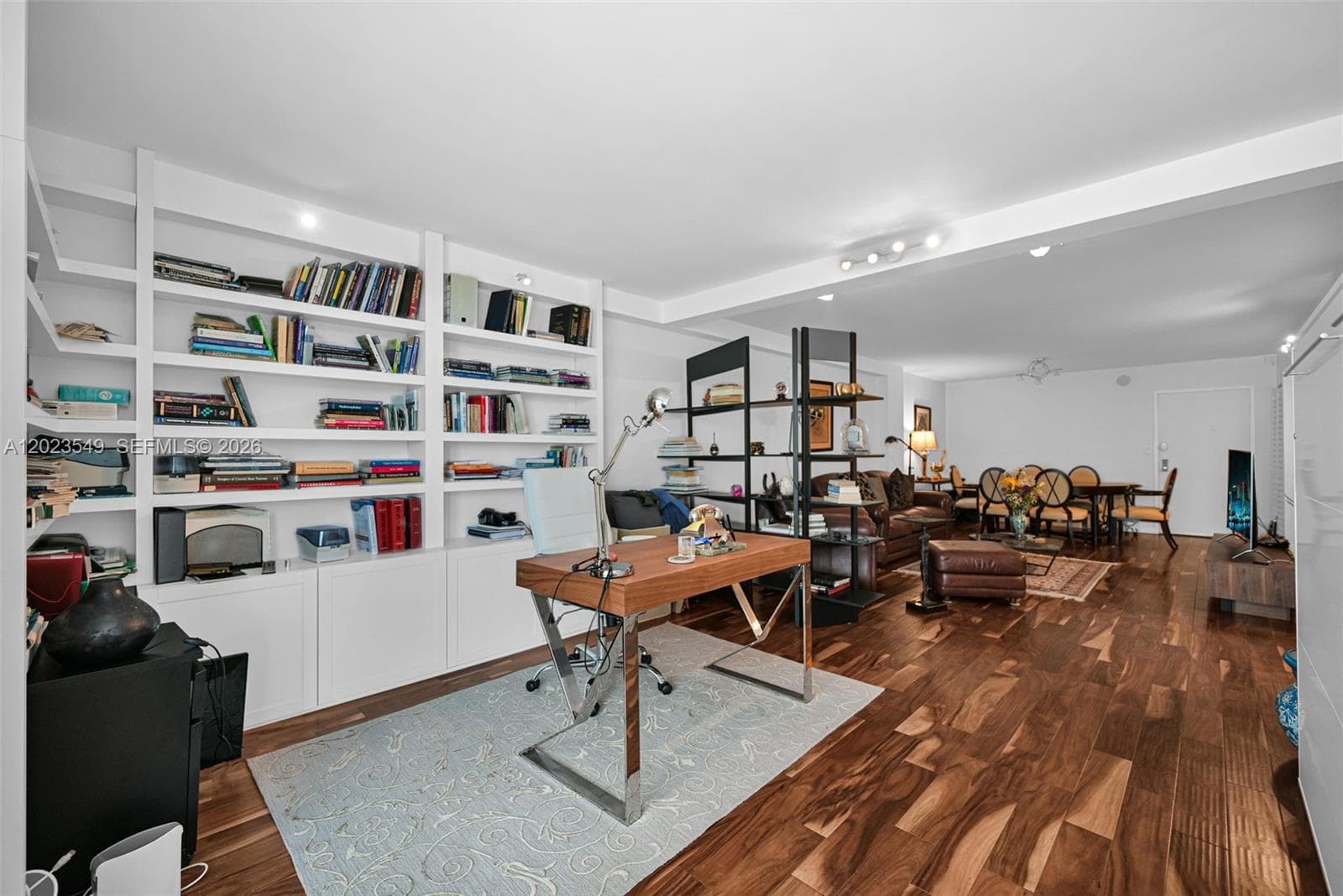 2401 Collins Ave 504 photo 8