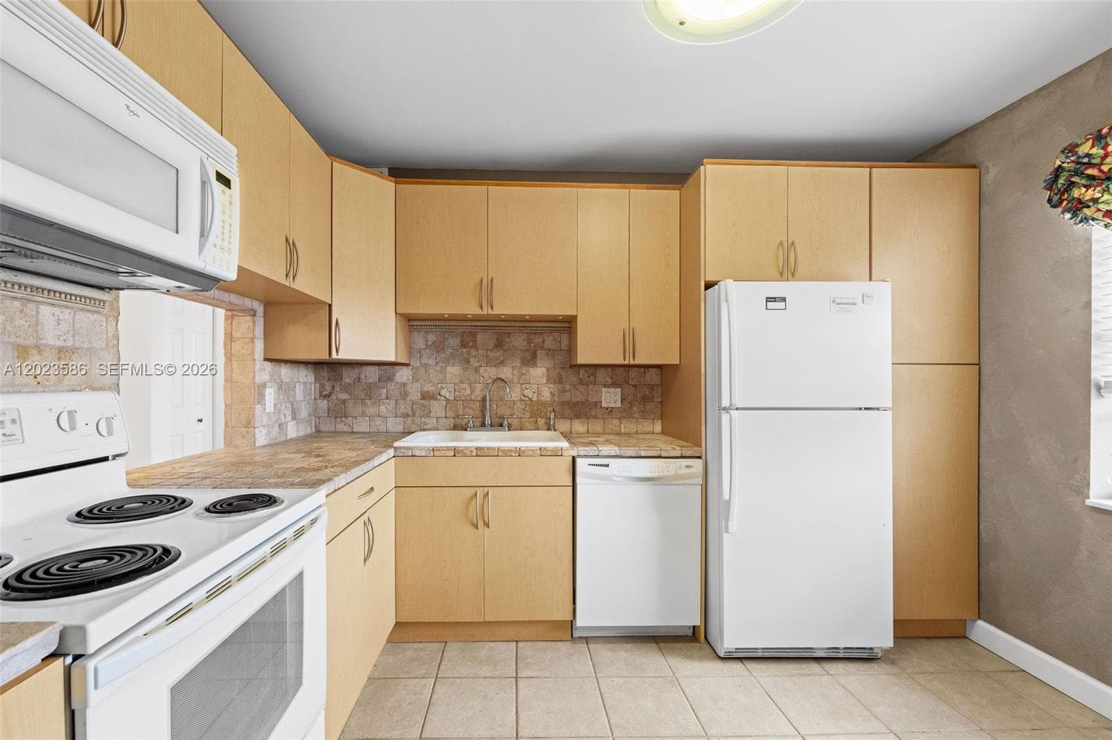 110 Lake Meryl Dr 216 photo 7