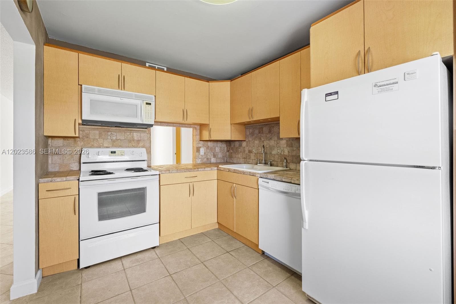110 Lake Meryl Dr 216 photo 9