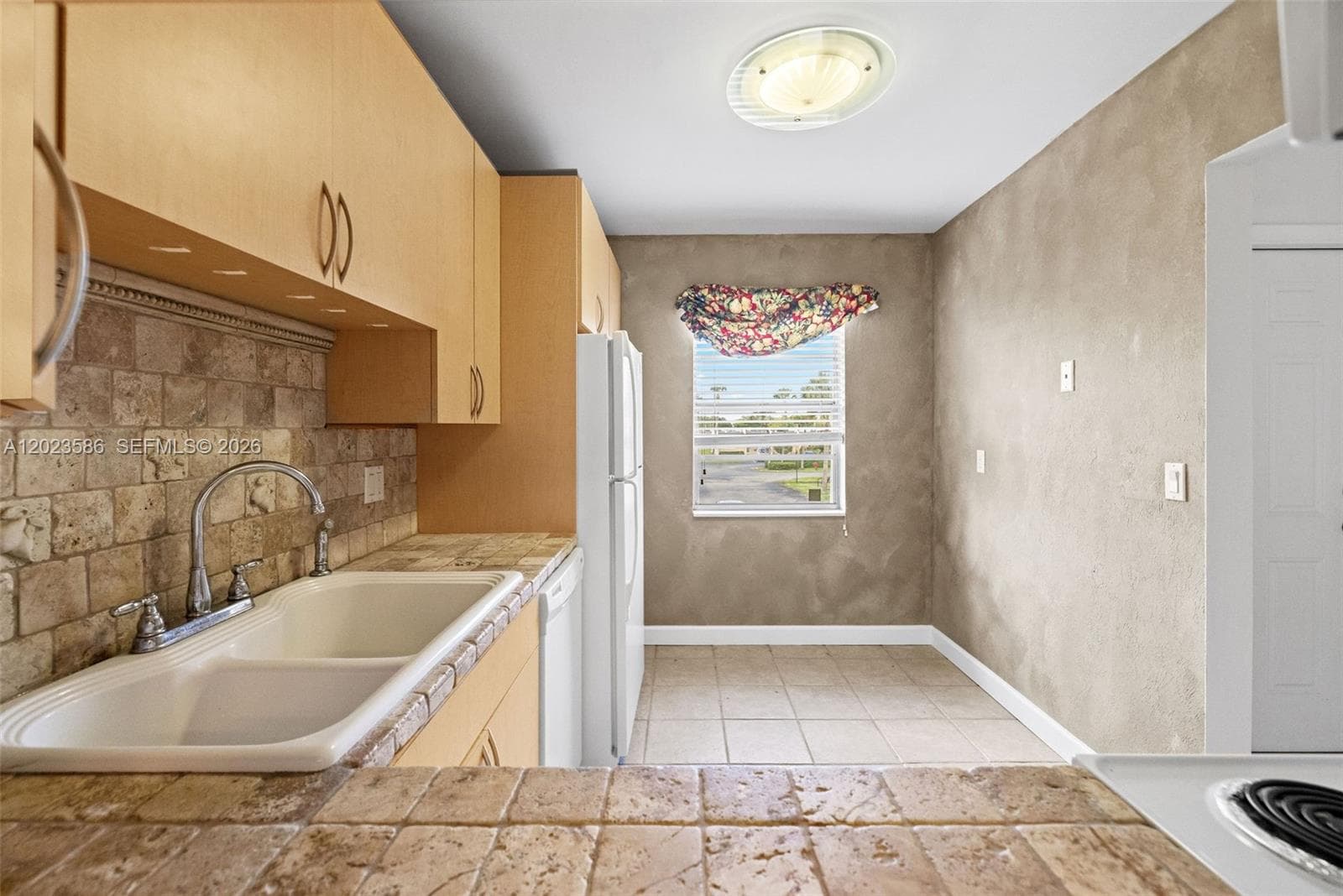 110 Lake Meryl Dr 216 photo 11