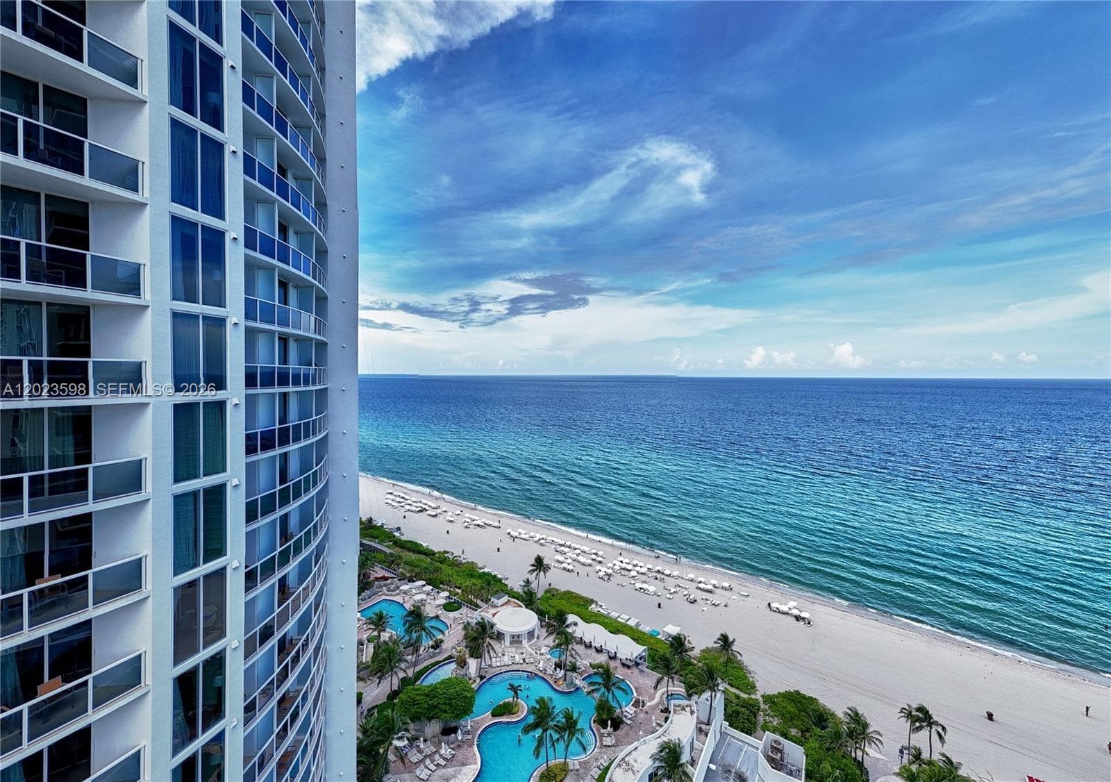 18001 Collins Ave 2010 photo 2