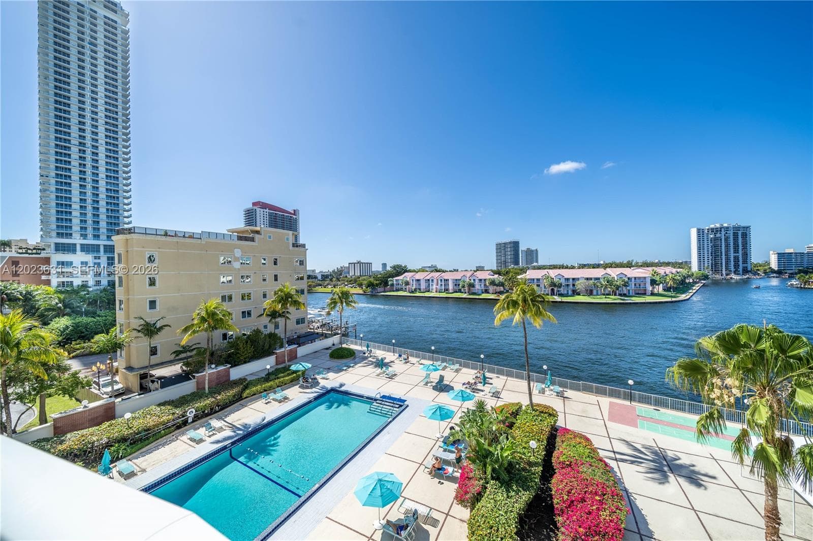 3800 Ocean Dr 306 photo 2