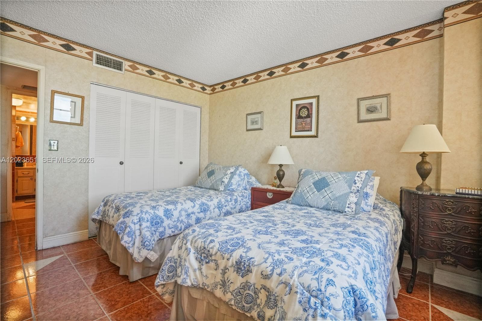 1351 Miami Gardens Dr 1006E photo 5