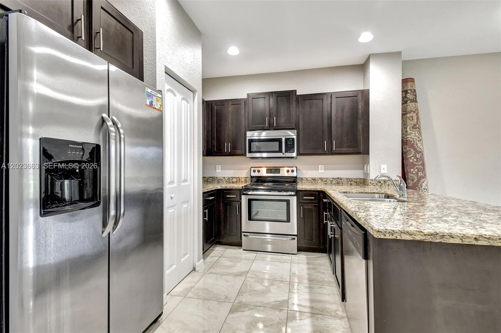 1119 Vermilion Dr photo 6