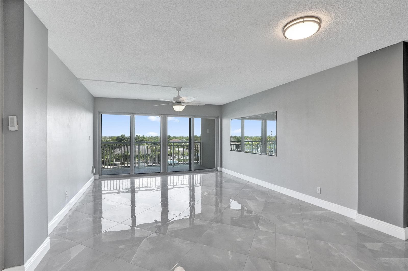 2611 N Riverside Drive 604 photo 13