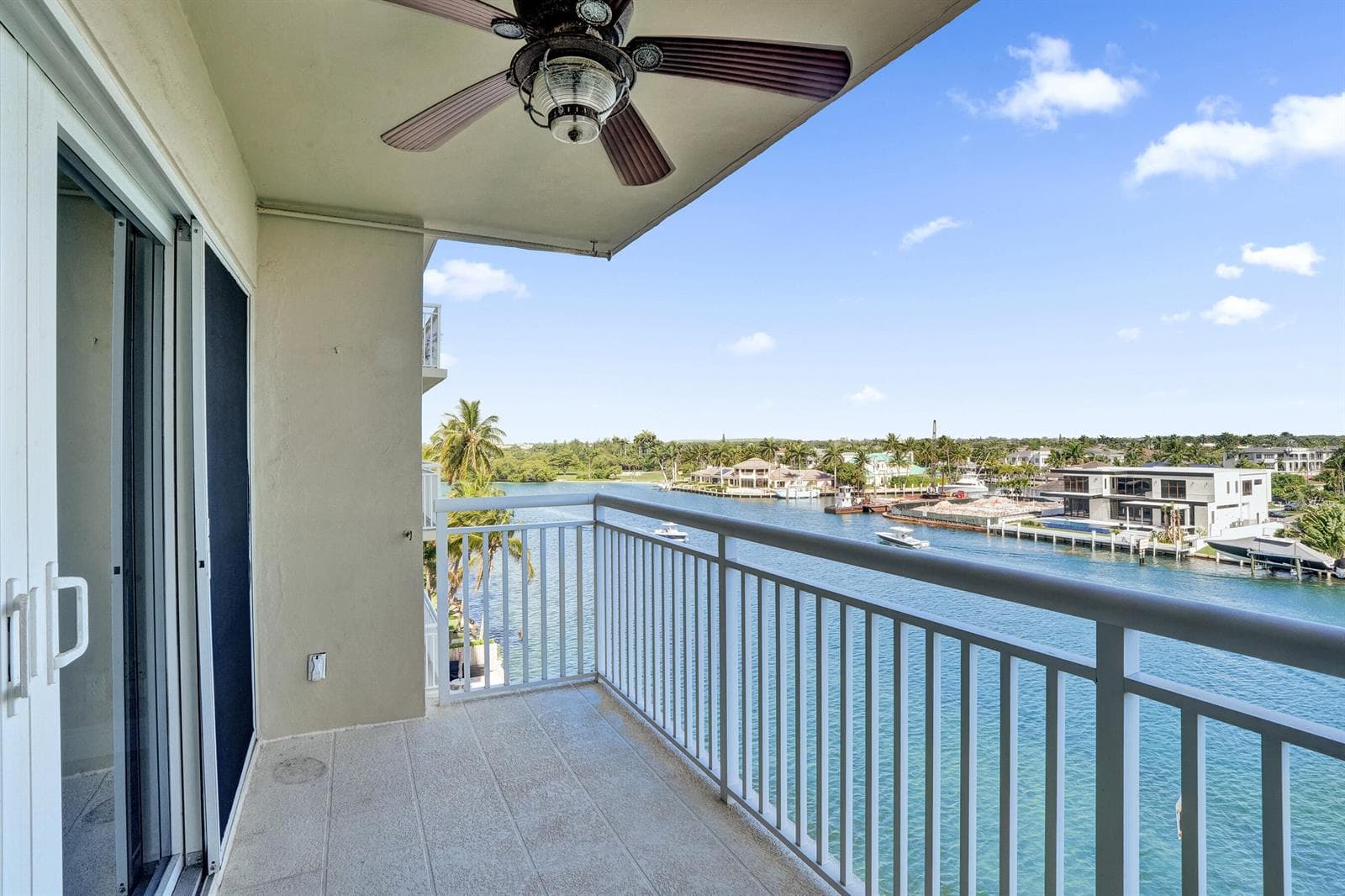 2611 N Riverside Drive 604 photo 22