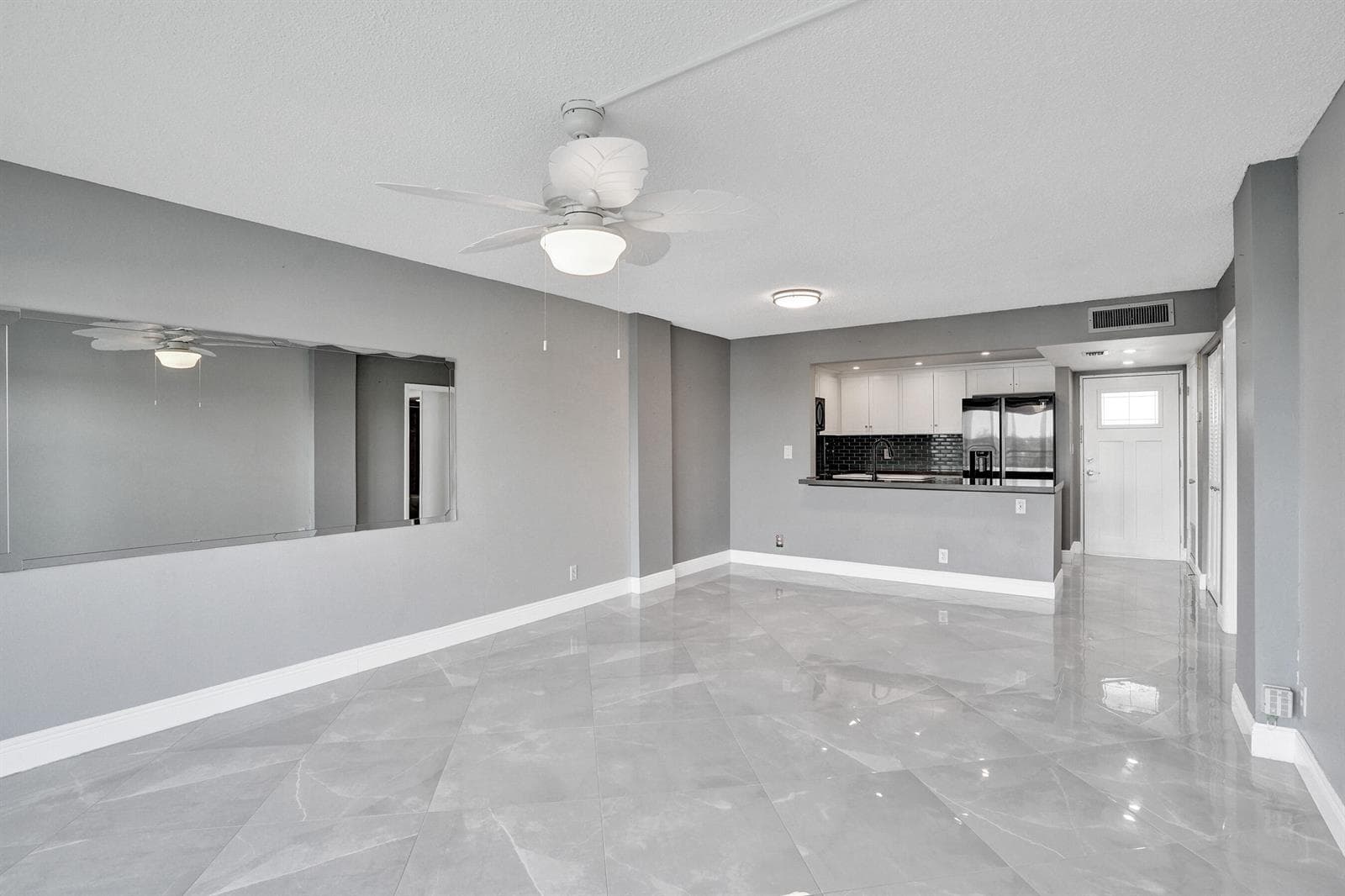 2611 N Riverside Drive 604 photo 14
