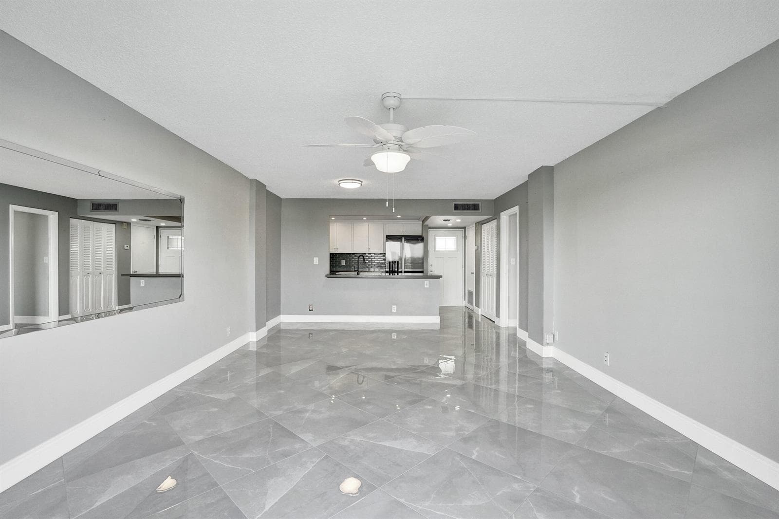 2611 N Riverside Drive 604 photo 19