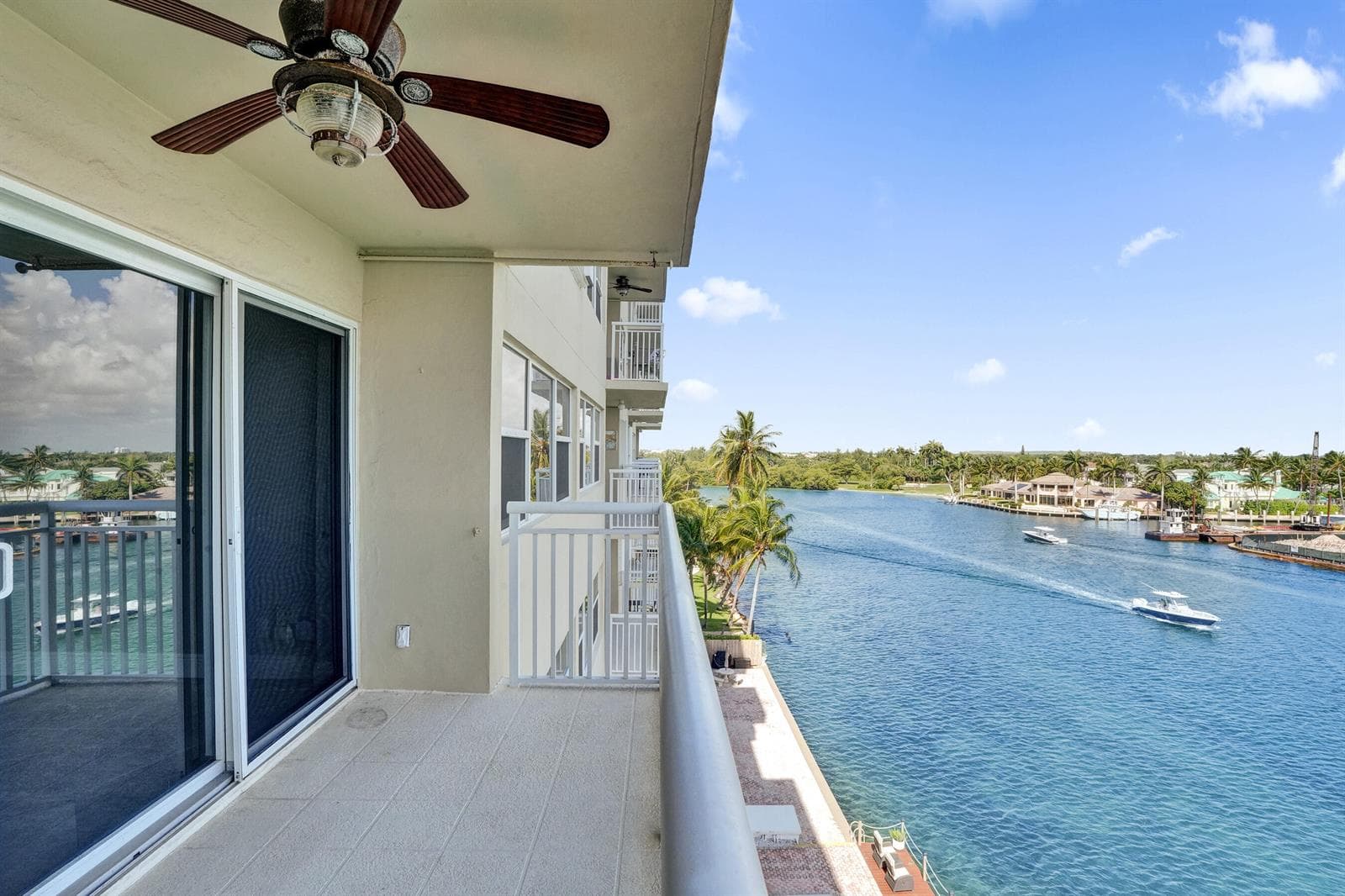 2611 N Riverside Drive 604 photo 25