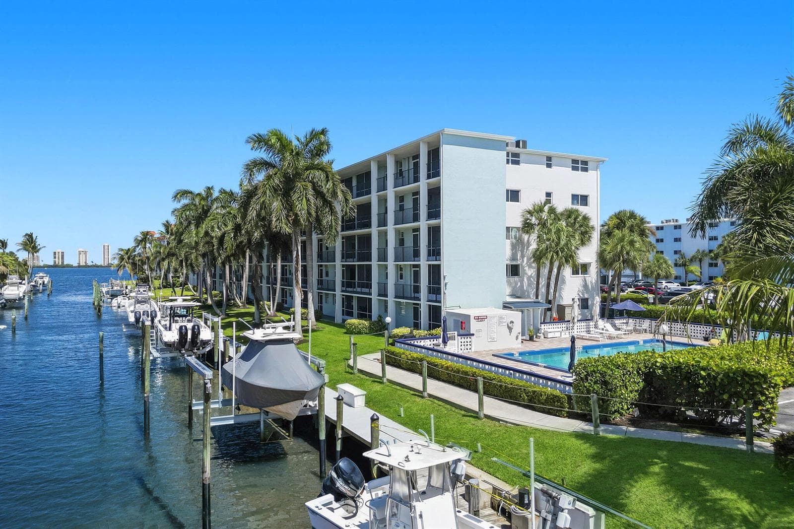 109 Paradise Harbour Boulevard 203 photo 23